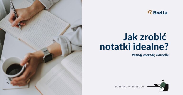 Kobieta tworzy notatki w notesie.